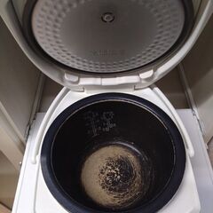 TOSHIBA 炊飯器（中古）の画像