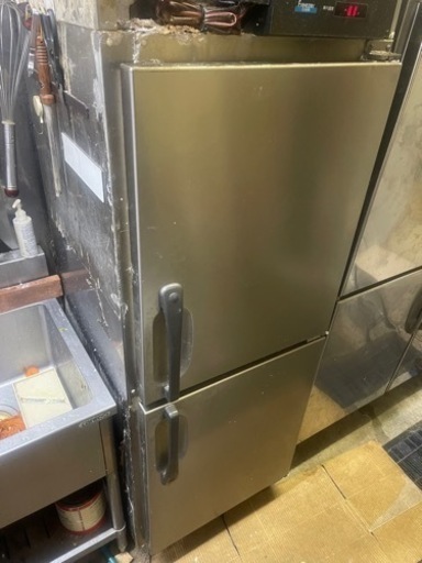 業務用冷凍庫(二つ扉)