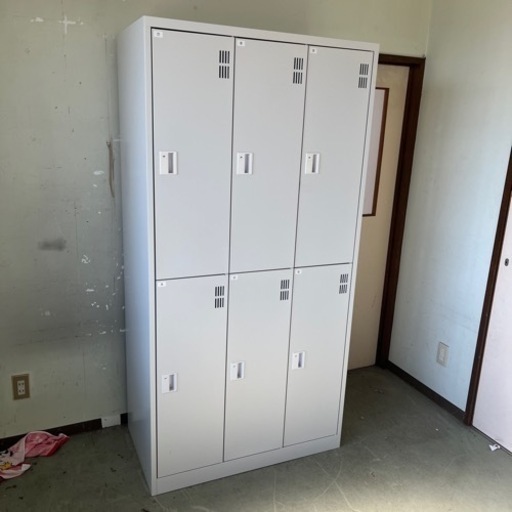 ロッカー　本日限り値下げ　10000円　週末処分