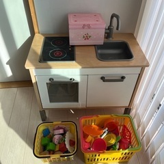 IKEAのキッチンとおままごとセット