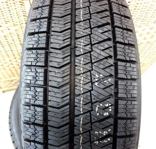 新品 BRIDGESTONE BLIZZAK VRX2 16インチ タイヤ４本 185/60R16 86Q 2022年(30，31週) ブリヂストン ブリザック スタッドレス 札幌 西野店