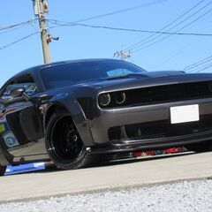 ダッジ　チャレンジャー　ＳＸＴ【自社ローン対応不可・保証無】　 ２０１５年モデル　オートチェック確認済　ＬＢ☆ＷＯＲＫＳ　ｂｏｄｙＫＩＴ　エアロ　ＷＯＲＫ２０ＡＷ　ダウンサス　社外マフラー　黒革シート　シートヒーター　アルパインオーディオシステムの画像