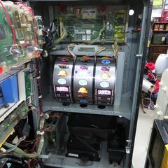 パチスロ実機 学園黙示録 HIGH SCHOOL OF THE DEAD ハイスクールオブザデッド コイン不要機付き スロット機│江別市のリサイクルショップドロップの画像