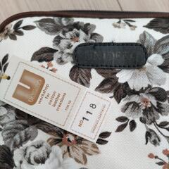 未使用☆シックな花柄！オシャレなポーチの画像