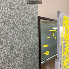 戸建て二階の事務所の大工工事です。