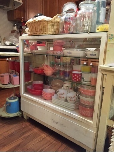 アンティーク 白いガラスケース