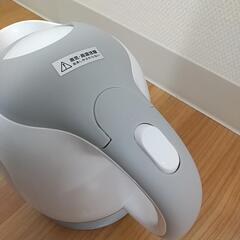 ●美品！●中身が見やすい 電気ケトル  空焚き防止機能付き 1.0L コンパクト グレー KTK-300-G

の画像
