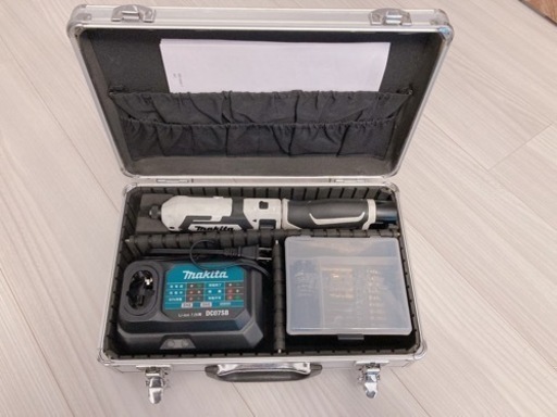 マキタ/ペン型インパクトドライバTD022D(7.2V)白