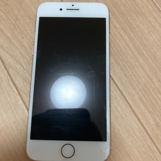 iphone8 64GB ゴールド　ちゃんと使えます。画面ヒビ割れあり
