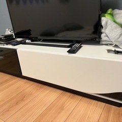 美品　テレビ台