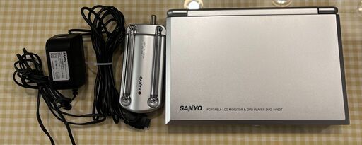 SANYO ポータブルDVDプレーヤー DVD-HP90T