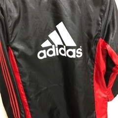 160 adidas ベンチコート　黒赤