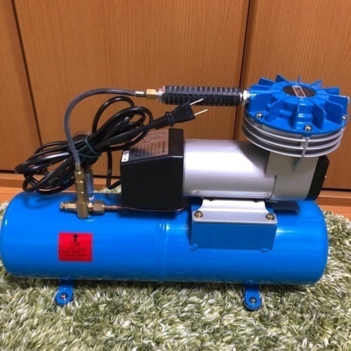 家庭用コンプレッサー新古品　お買い得。