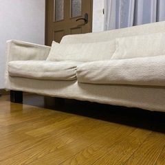【美品です！】クッション付き3人用ソファ 即日お渡し可能です😊の画像
