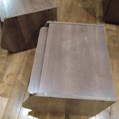 扉付きカラーボックス2個の画像