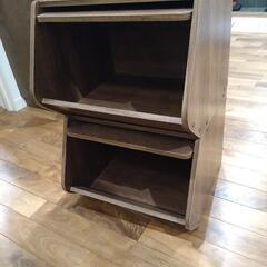 扉付きカラーボックス2個の画像