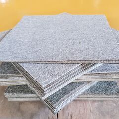 4 タイルカーペット42枚 50×50センチ