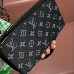 LOUISVUITTON