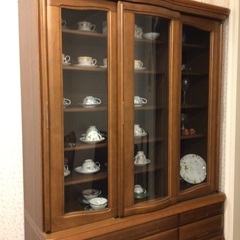 食器棚差し上げます。