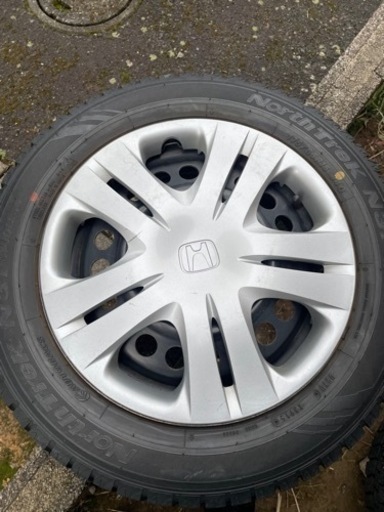 ホンダ純正キャップ15インチ4穴スタッドレスタイヤ