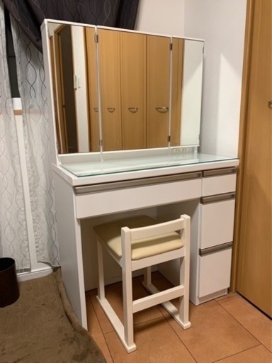 早い者勝ちニトリのドレッサー