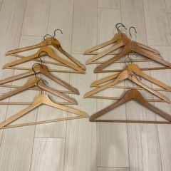 【お引き渡し先決定済み】【中古】ハンガー11本