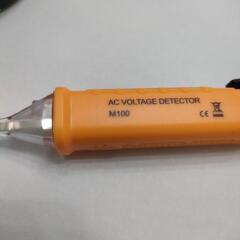 ほぼ未使用　電源テスターペンＭ１００　簡易的な電気器具のコンセント、コード漏電確認に。の画像