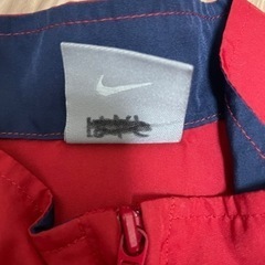 NIKE ベストの画像