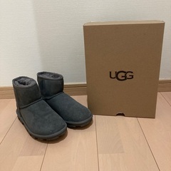 UGG 定番ムートンブーツ　グレー　23cm