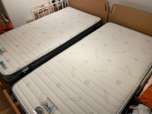 フランスベッド　電動リクライニングベッド　マットレス付き　2台有ります