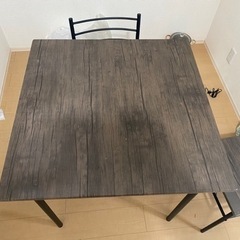 ダイニングテーブル イス2脚の画像