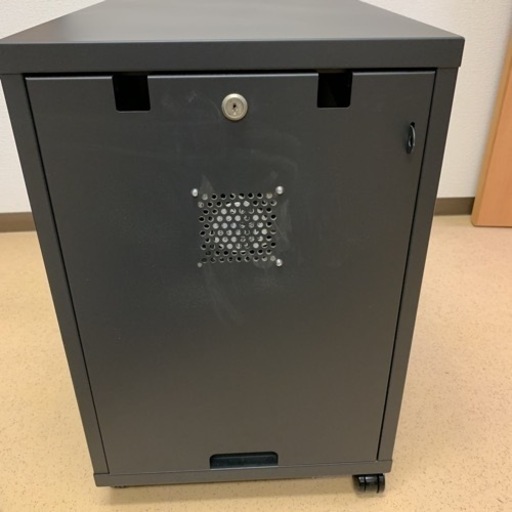 【受渡済】無停電電源装置と専用ラック（購入時10万円）