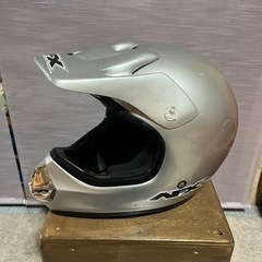 オフロードヘルメット 比較的綺麗です。の画像