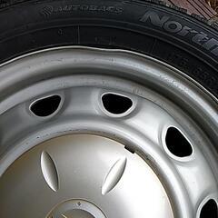 スタッドレスタイヤ
14インチ　175/65R14 82Q

の画像