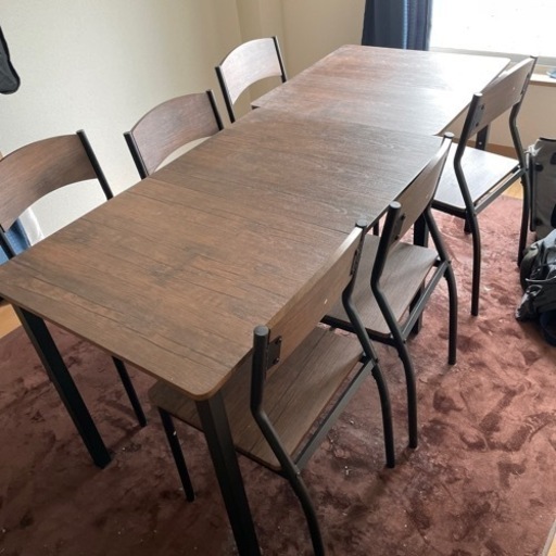 ダイニングテーブルとイス6個　ほぼ新品