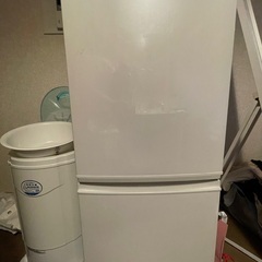 シャープ冷蔵・冷凍庫　137Ｌ　2016年製