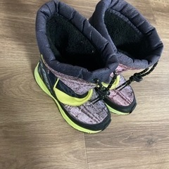 子ども　スノーブーツ