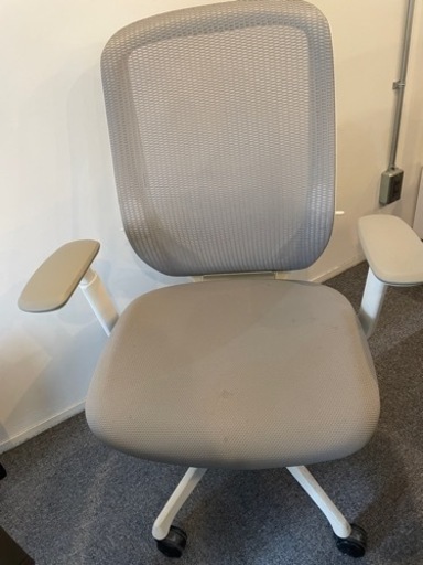 オカムラ　オフィスチェア　椅子(参考価格108240円)