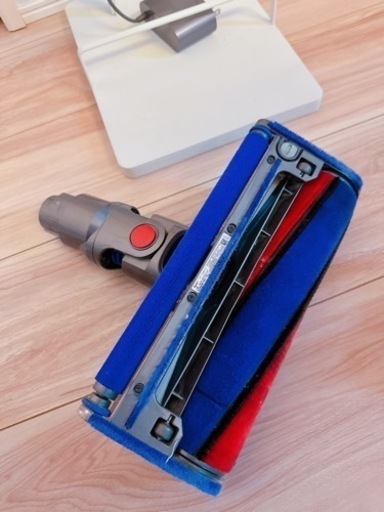 コードレス掃除機　dyson ダイソンV10 fluffy SV12 スタンド付き