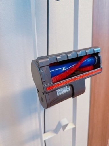 コードレス掃除機　dyson ダイソンV10 fluffy SV12 スタンド付き
