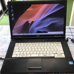 富士通　ノートパソコン　i3