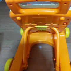 アンパンマン歩行器押し車の画像