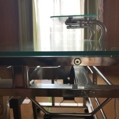 デスク　パソコン　ガラス