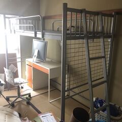 二段ベッド（下部に勉強机を配置するタイプ）