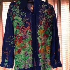 レディース長袖　花柄シャツ