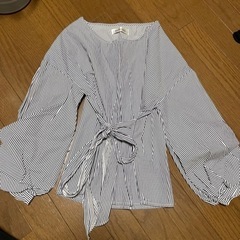 ストライプリボンブラウスの画像
