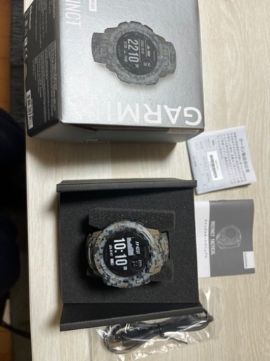 Garmin タフネスGPSアウトドアウォッチ　25までこの価格