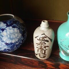 花瓶　花びん　酒だる　３点（１つの価格）　♦他にも大量の昔のお皿や茶碗があります。の画像