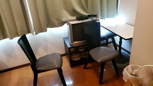 黒いダイニングチェア4脚
