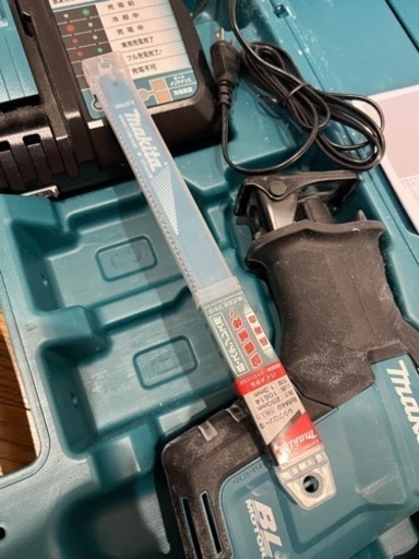 makita 充電式レシプロソー　18v